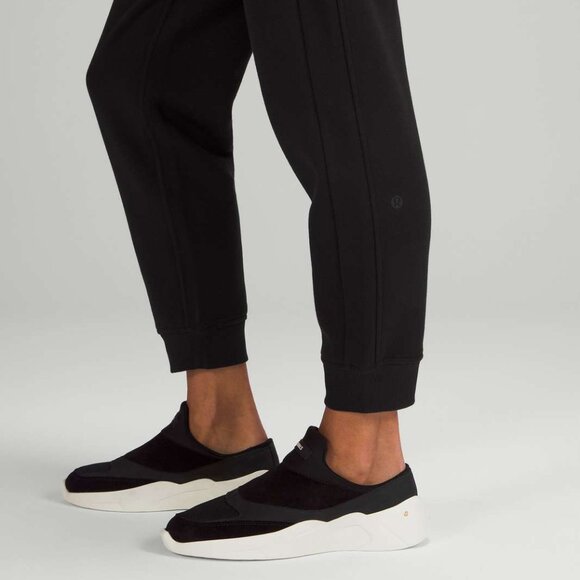 Lululemon Scuba High-Rise Jogger size 4 - Picture 3 of 14